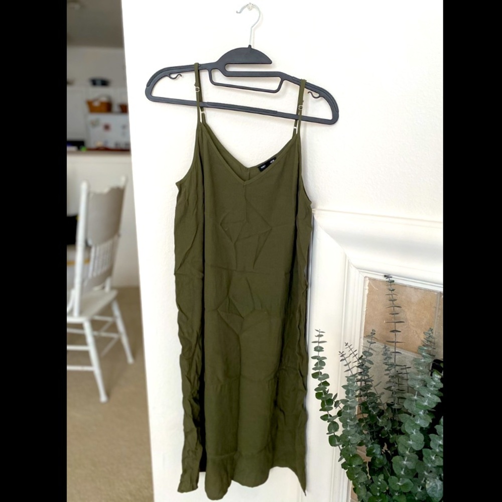 Green midi dress